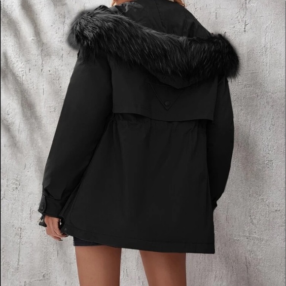 Black cozy vegan fur thermal hoodie jacket - Picture 4 of 15